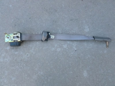 1998 Ford Expedition XLT - 2nd Row Seat Belt Left